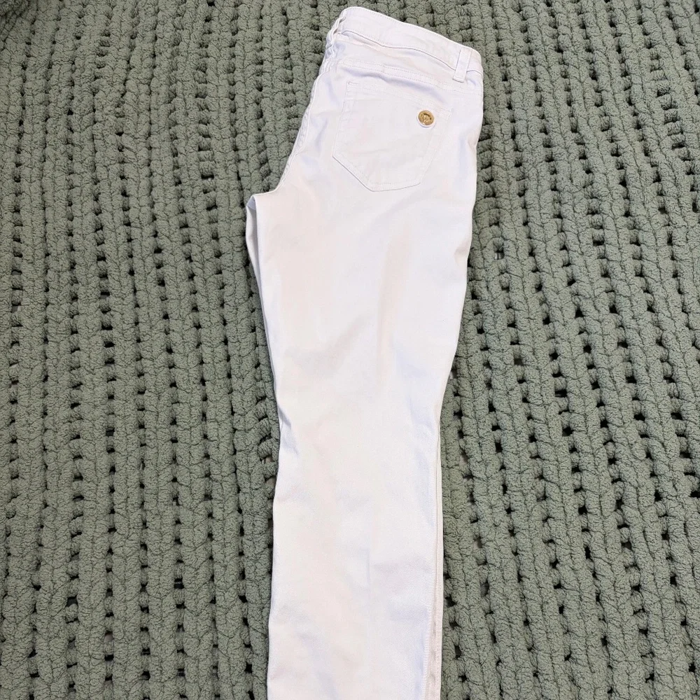 Michael Kors White Skinny Jeans – Size 8 – Gold Button Detail ✨🤍